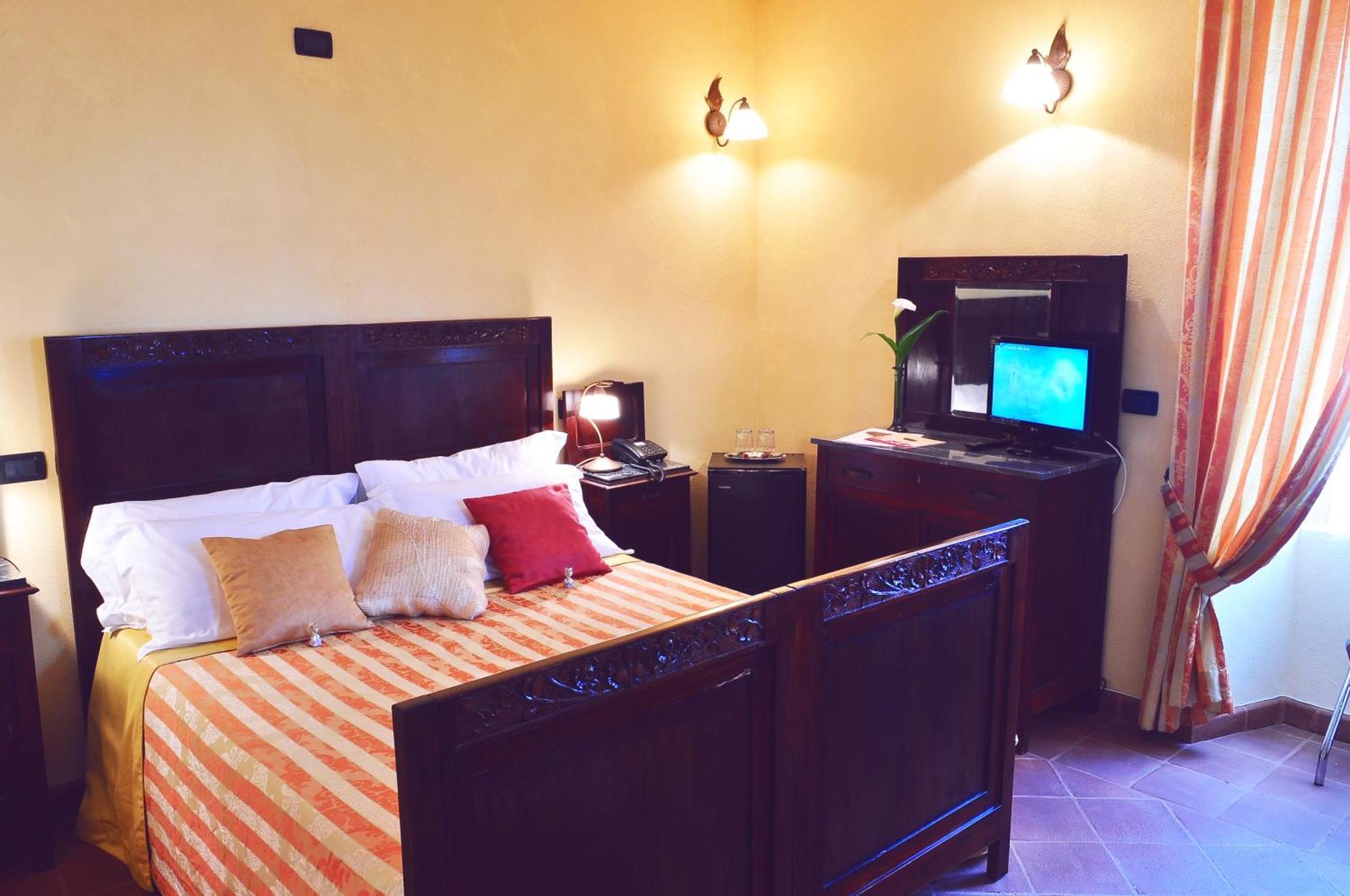 La Foresteria Del Castello - Wellness Hotel In Dimora Storica CastellʼAlfero 객실 사진