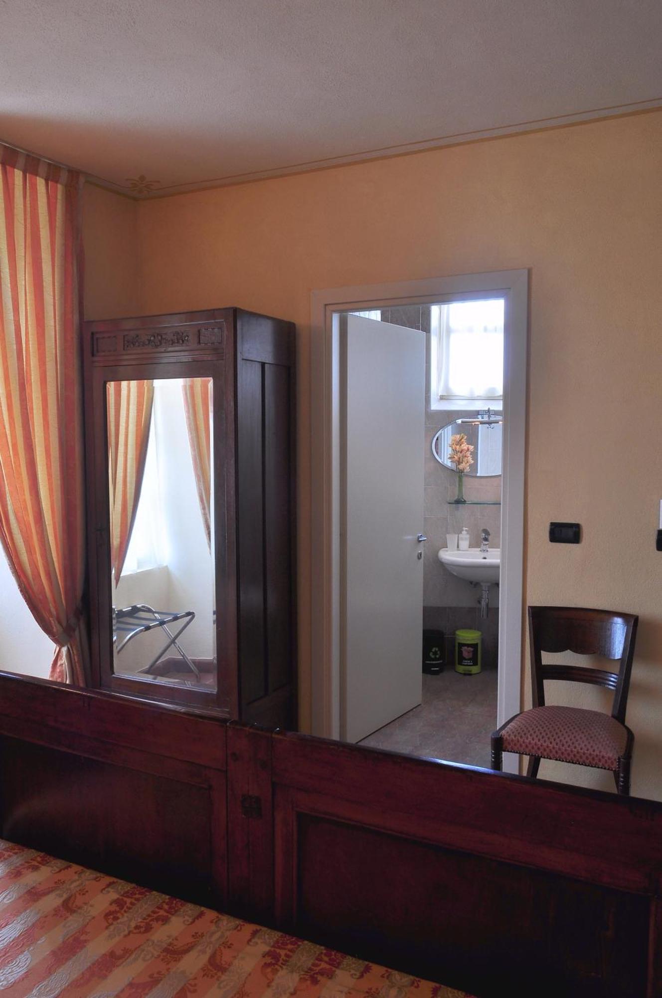 La Foresteria Del Castello - Wellness Hotel In Dimora Storica CastellʼAlfero 객실 사진