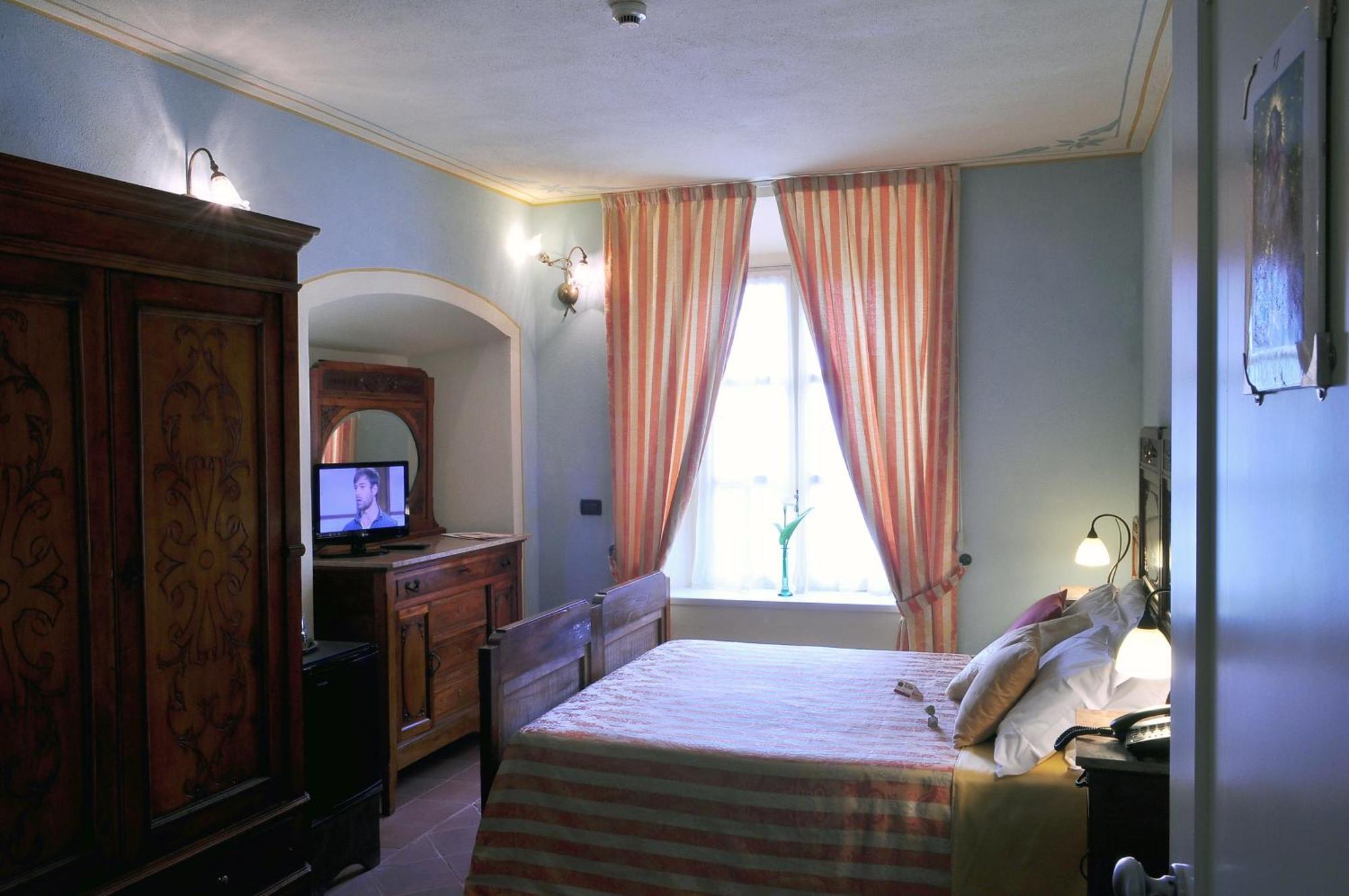 La Foresteria Del Castello - Wellness Hotel In Dimora Storica CastellʼAlfero 객실 사진