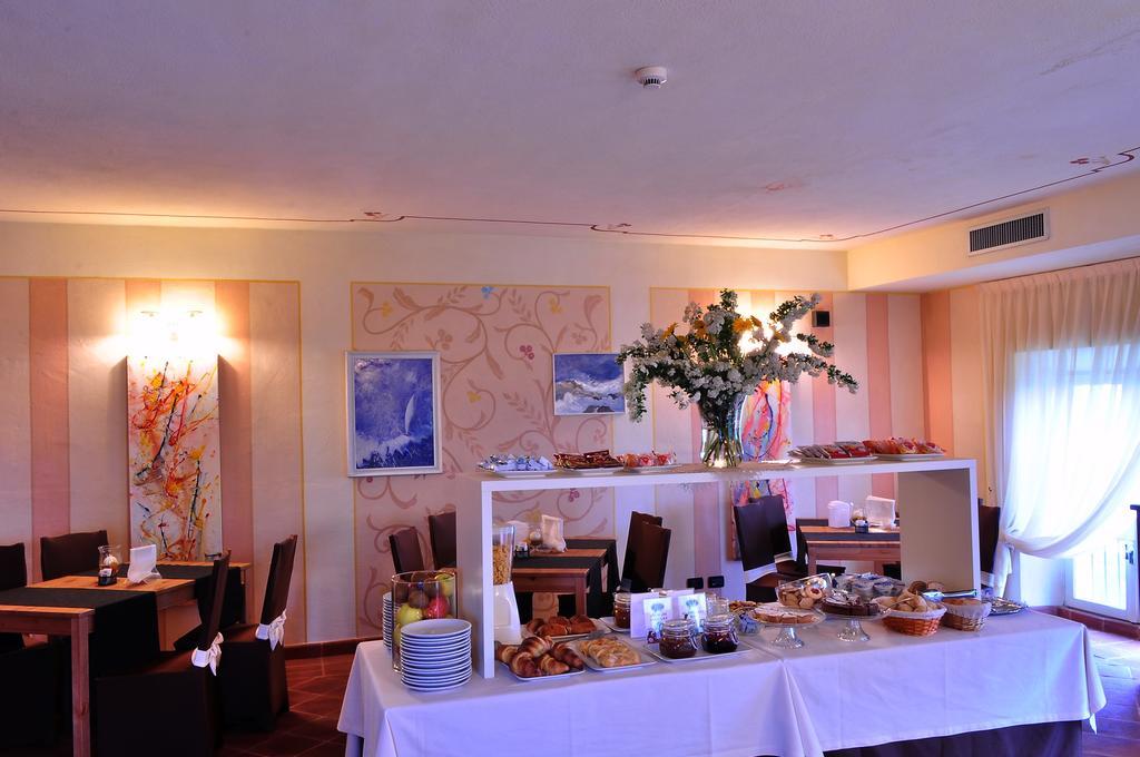 La Foresteria Del Castello - Wellness Hotel In Dimora Storica CastellʼAlfero 외부 사진