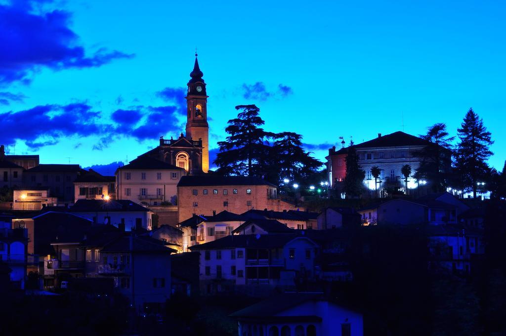 La Foresteria Del Castello - Wellness Hotel In Dimora Storica CastellʼAlfero 외부 사진