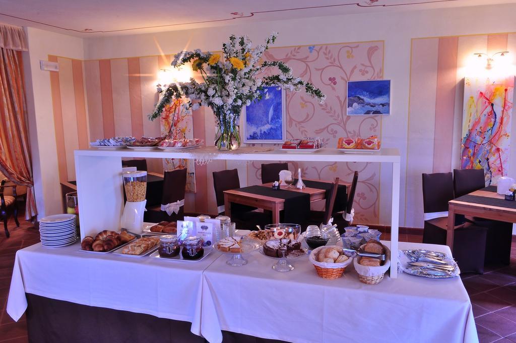 La Foresteria Del Castello - Wellness Hotel In Dimora Storica CastellʼAlfero 외부 사진