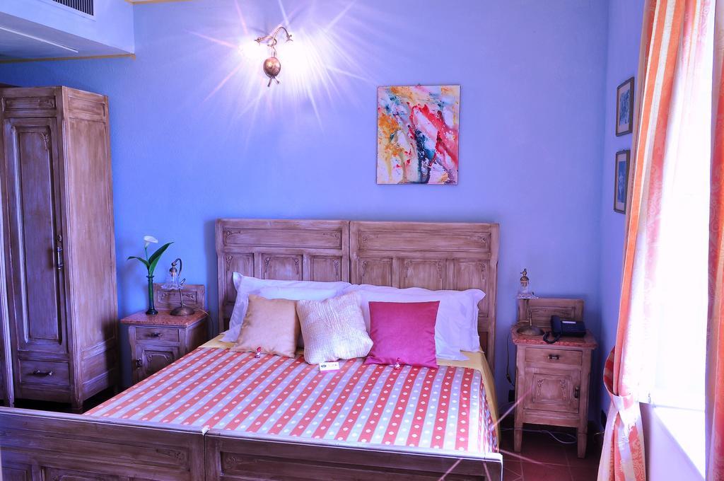 La Foresteria Del Castello - Wellness Hotel In Dimora Storica CastellʼAlfero 객실 사진