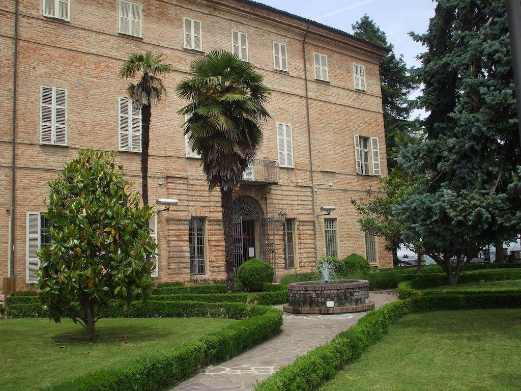 La Foresteria Del Castello - Wellness Hotel In Dimora Storica CastellʼAlfero 외부 사진