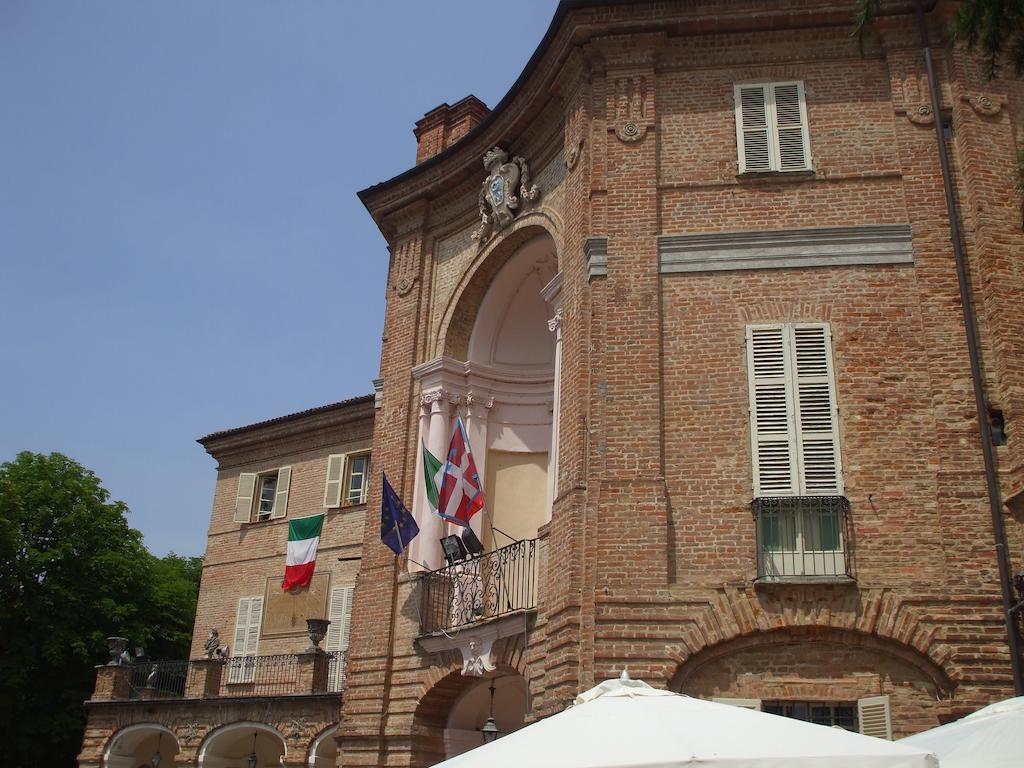 La Foresteria Del Castello - Wellness Hotel In Dimora Storica CastellʼAlfero 외부 사진