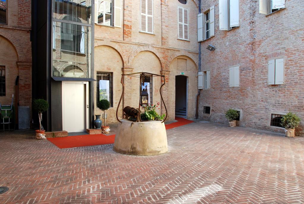 La Foresteria Del Castello - Wellness Hotel In Dimora Storica CastellʼAlfero 외부 사진