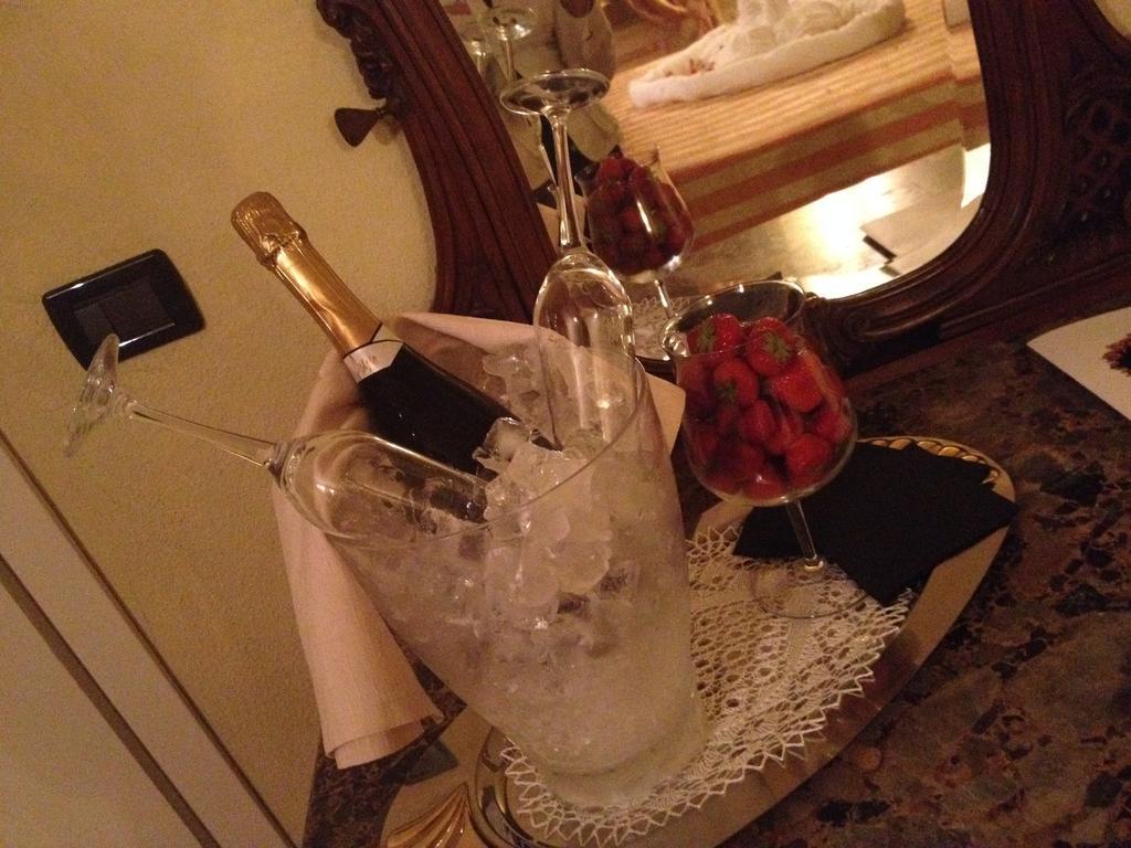 La Foresteria Del Castello - Wellness Hotel In Dimora Storica CastellʼAlfero 객실 사진