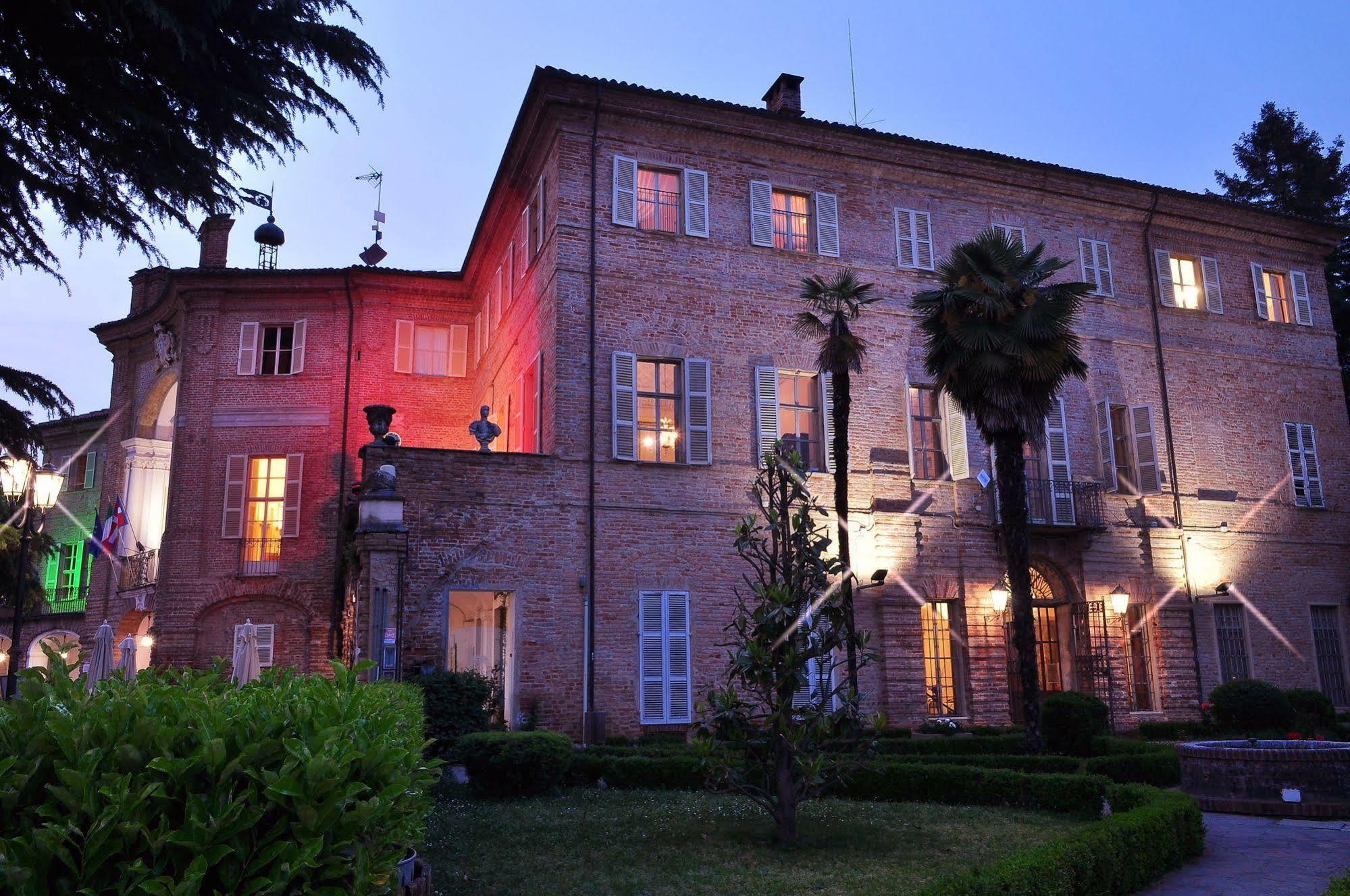 La Foresteria Del Castello - Wellness Hotel In Dimora Storica CastellʼAlfero 외부 사진