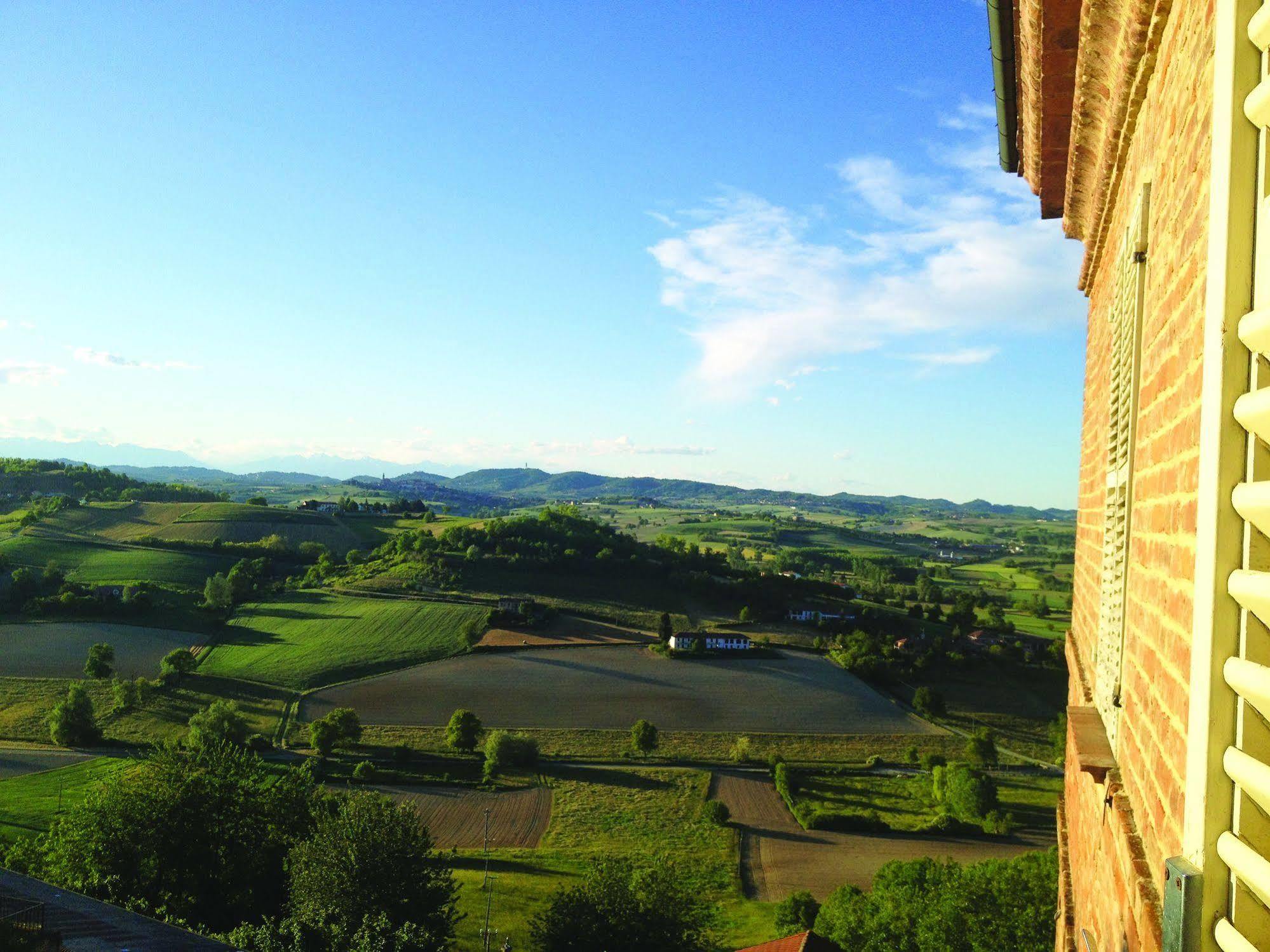 La Foresteria Del Castello - Wellness Hotel In Dimora Storica CastellʼAlfero 외부 사진