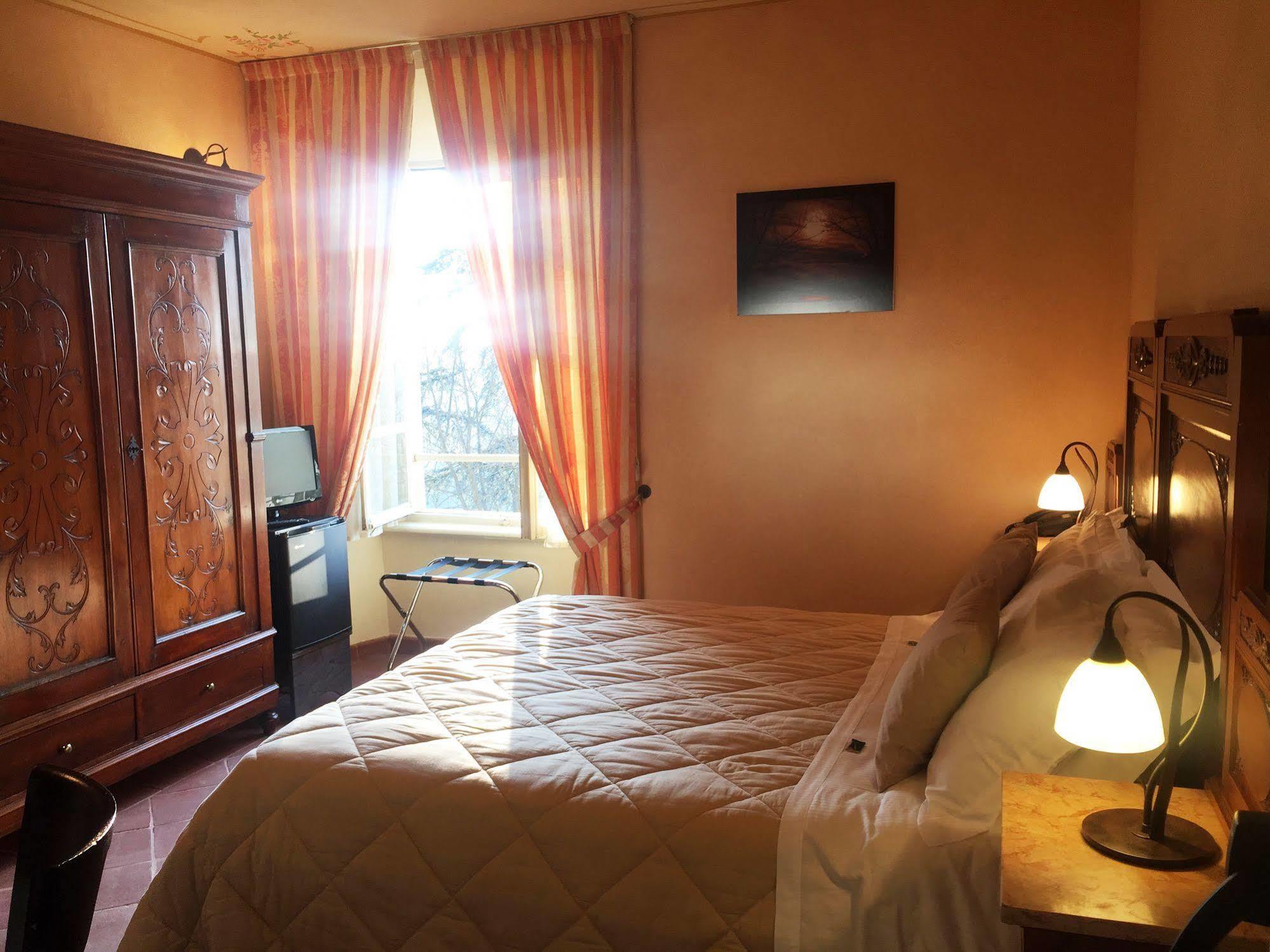 La Foresteria Del Castello - Wellness Hotel In Dimora Storica CastellʼAlfero 외부 사진