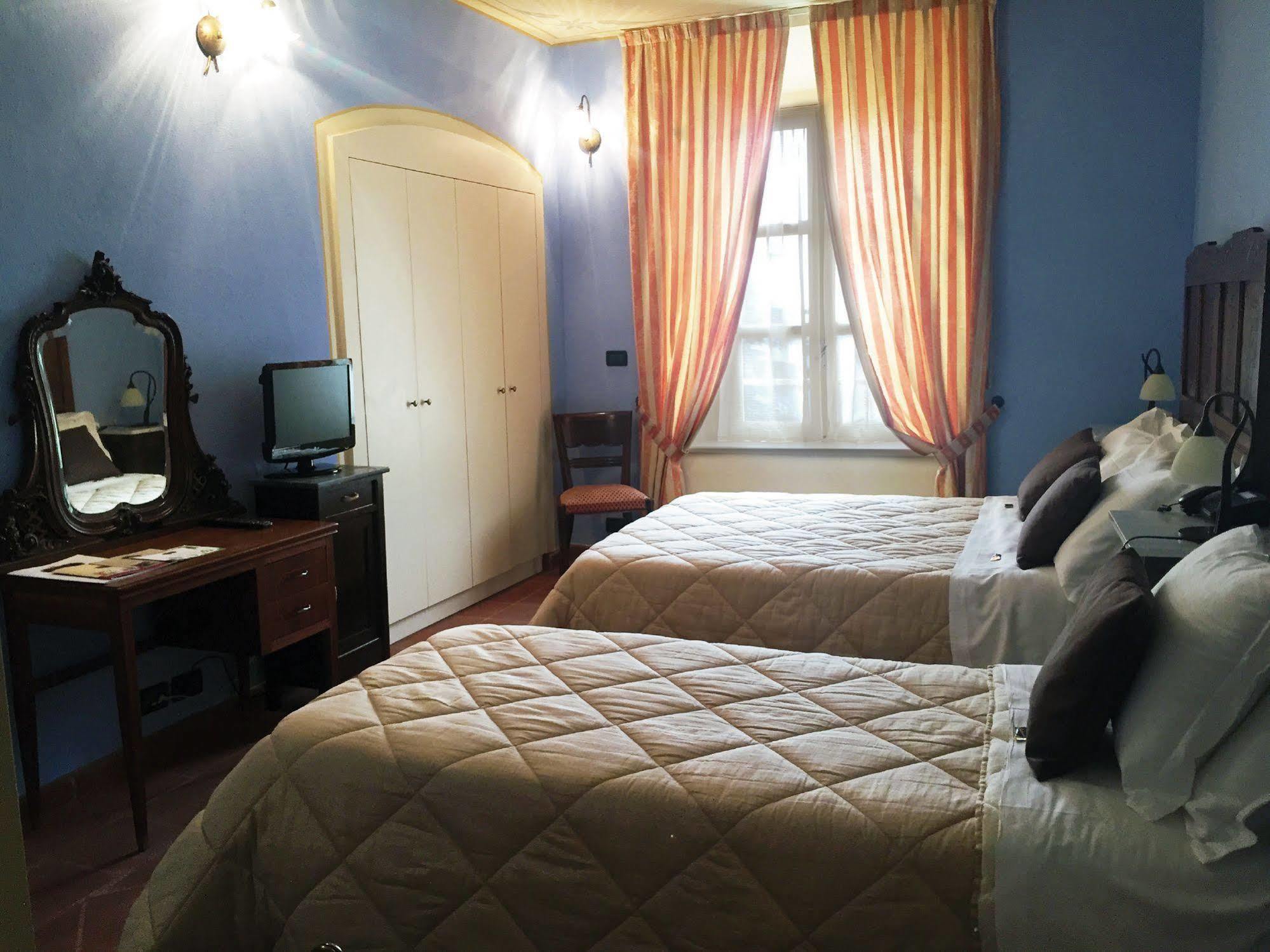 La Foresteria Del Castello - Wellness Hotel In Dimora Storica CastellʼAlfero 외부 사진