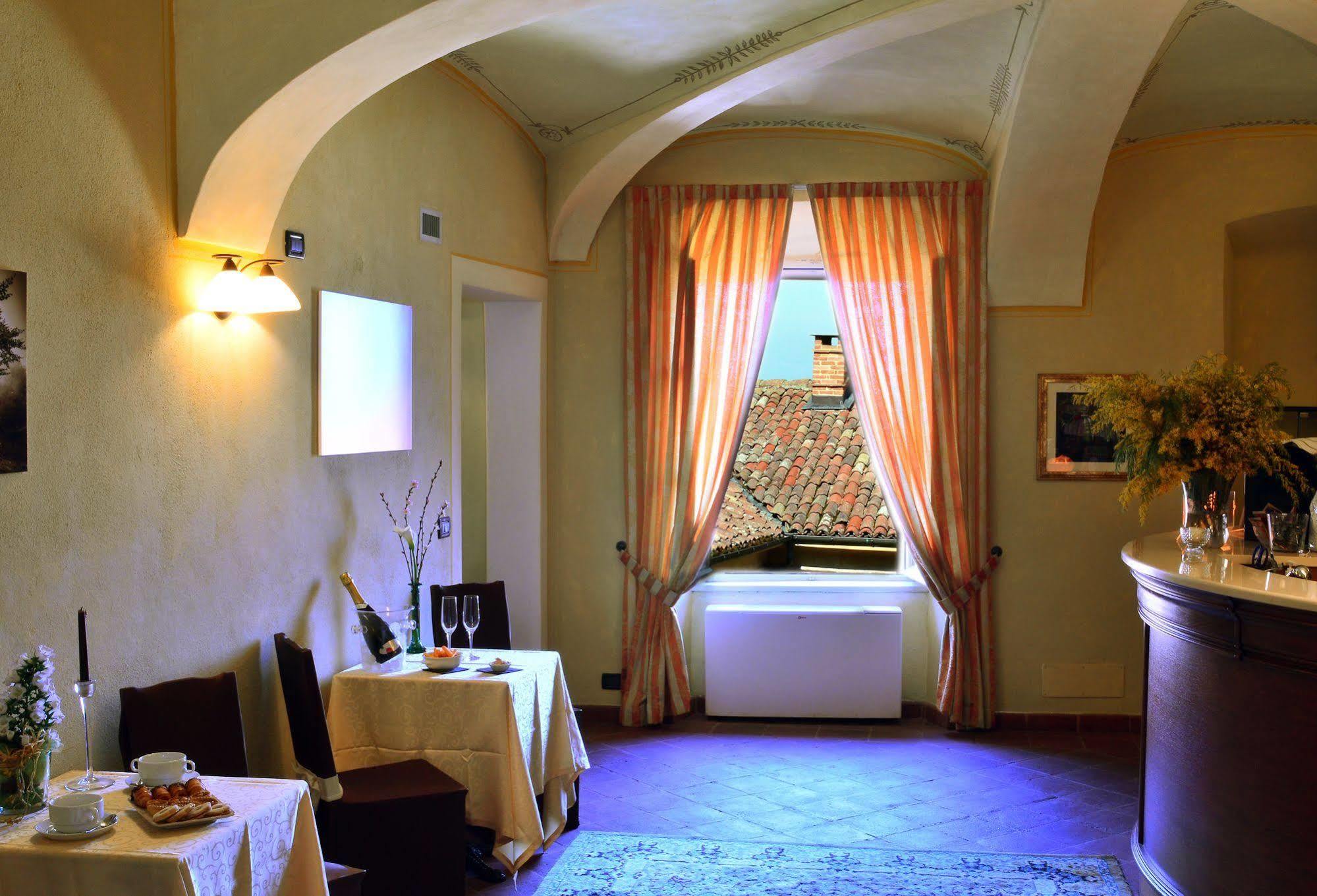 La Foresteria Del Castello - Wellness Hotel In Dimora Storica CastellʼAlfero 외부 사진